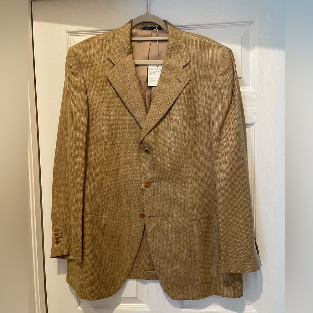 NWT = Handsome Italian Silk/Linen/Wool Sports Jacket by Peter Elliot